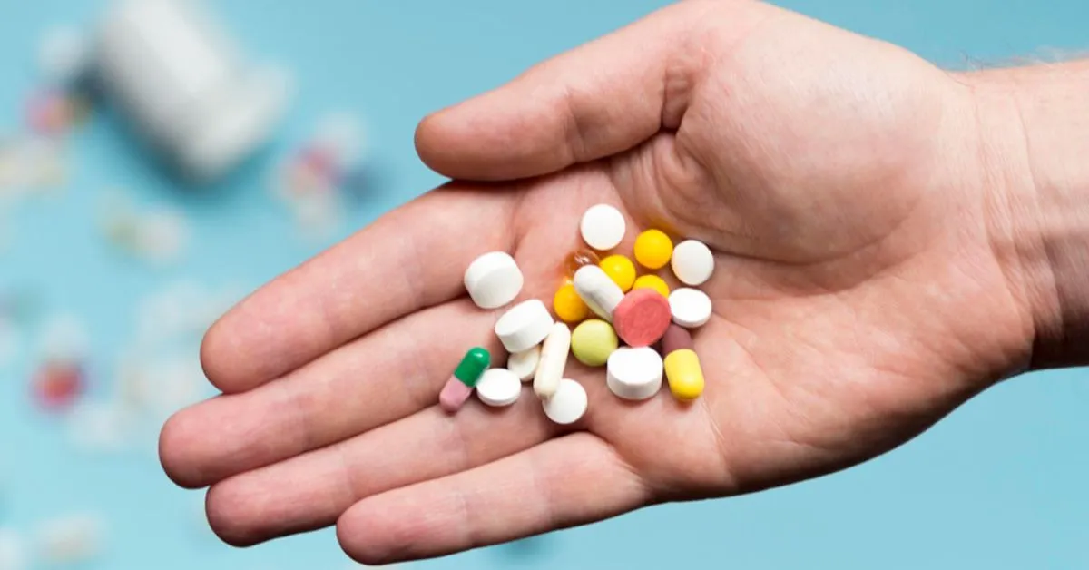 No Brasil, uma pesquisa do Conselho Federal de Farmácia (CFF) revelou que 77% da população admite já ter se automedicado.