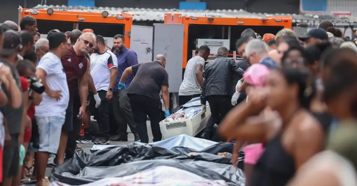 Agentes do Instituto Médico-Legal (IML) do Centro do Rio realizaram uma força-tarefa para identificar todos os corpos.