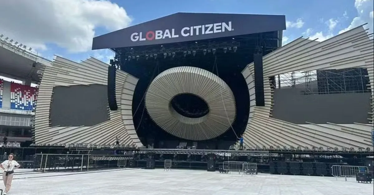 Palco do Global Citizen Belém montado no Estádio do Mangueirão, que recebe o festival neste sábado (1º).