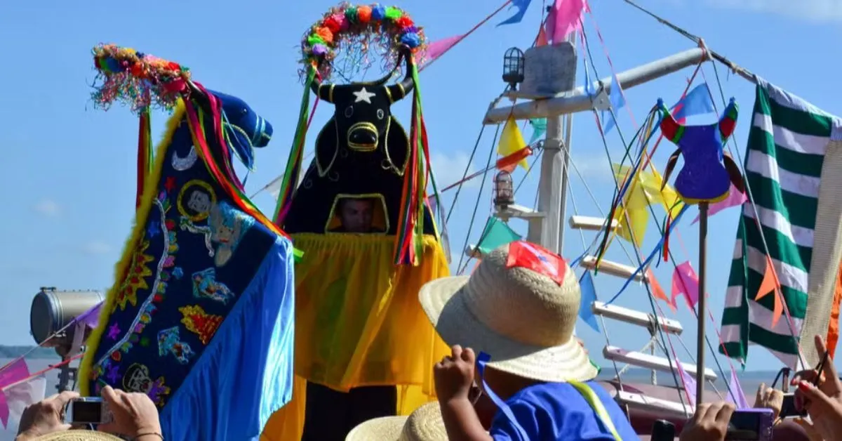 Crianças participam de oficinas lúdicas e musicais do Cordão do Peixe-Boi, promovidas pelo Arraial do Pavulagem no Guamá.