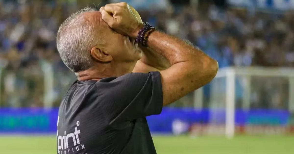 Em 2025, Márcio Fernandes enfrentou um ano desastroso no futebol, acumulando rebaixamentos e resultados ruins em diversos clubes.