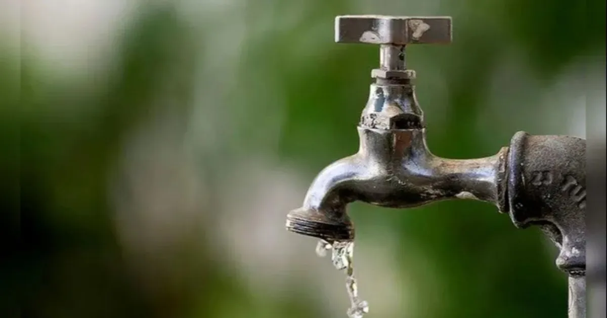 Falta de água em Belém deixou moradores dos bairros Marco e Curió-Utinga sem abastecimento, afetando a rotina diária e gerando transtornos para a população.