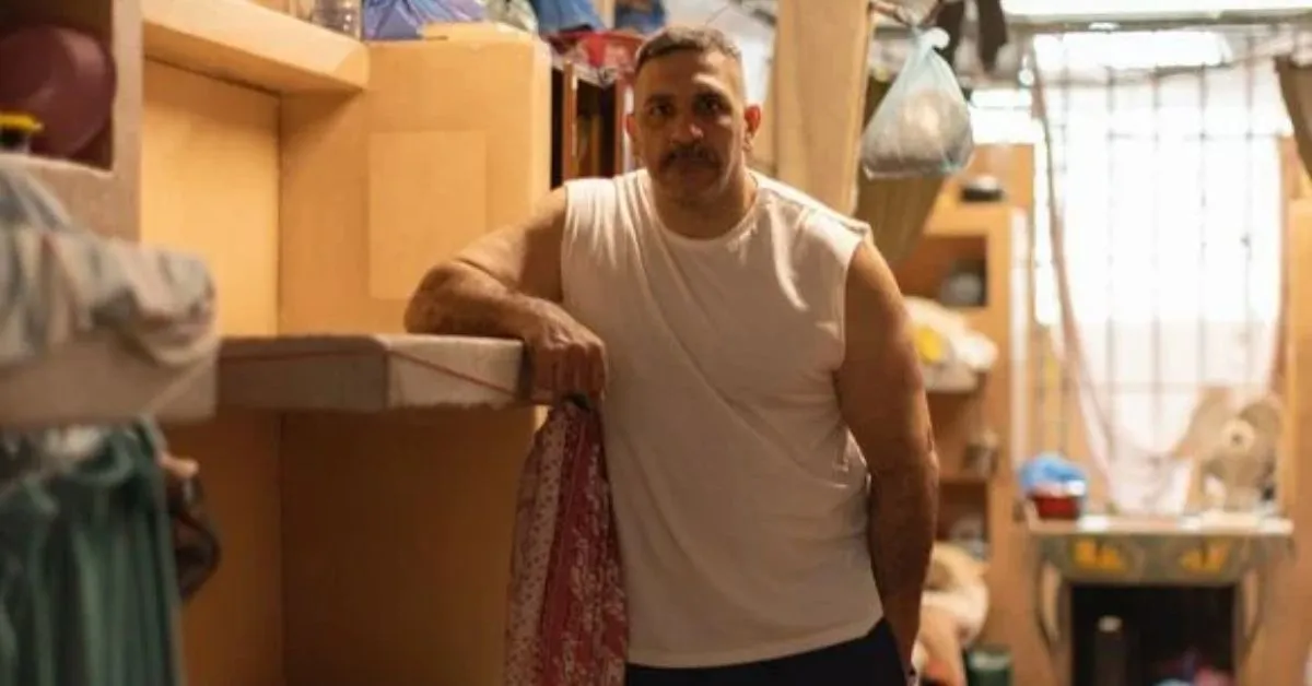 Explore a série 'Tremembé' do Prime Video, que revela histórias sombrias e personagens reais do presídio mais famoso do Brasil, como o temido Terremoto.