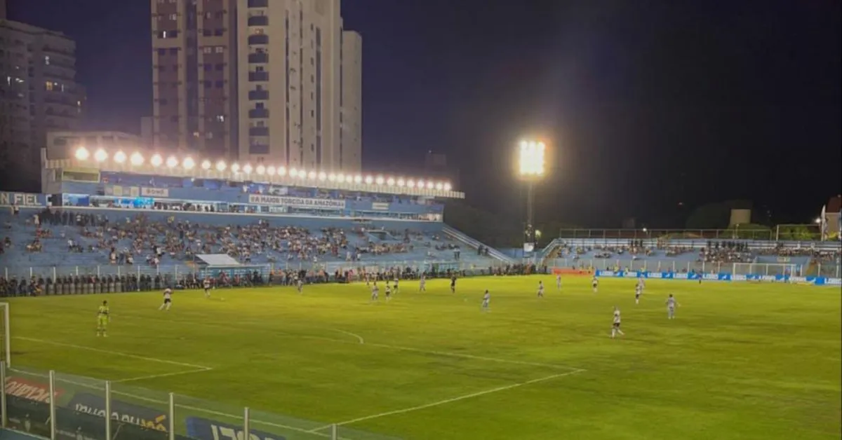 Imagem ilustrativa da notícia: Paysandu pagou para jogar com menos de 2 mil torcedores na Curuzu