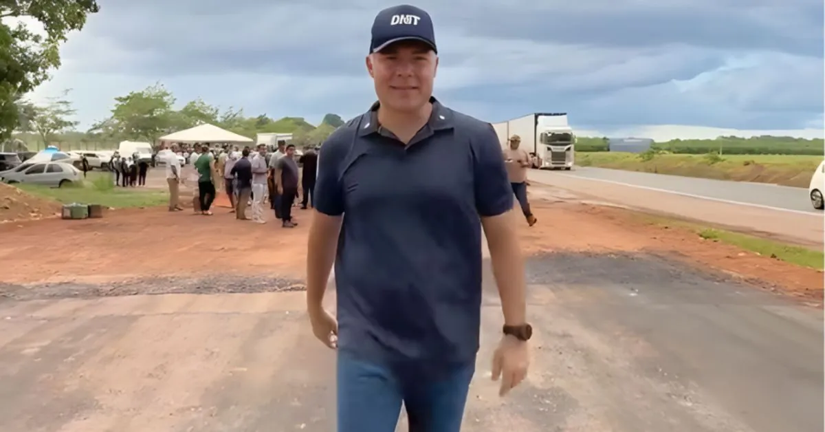 Ministro dos Transportes inspeciona obras de duplicação da BR-316 no Pará