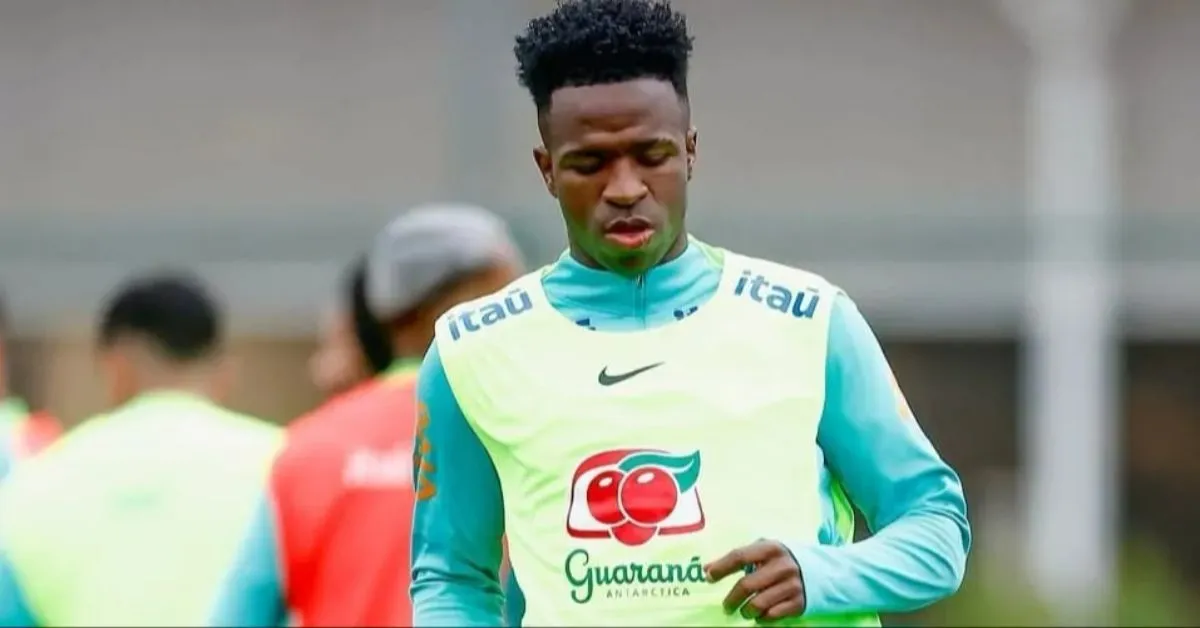 Vinícius Júnior durante treino da seleção brasileira