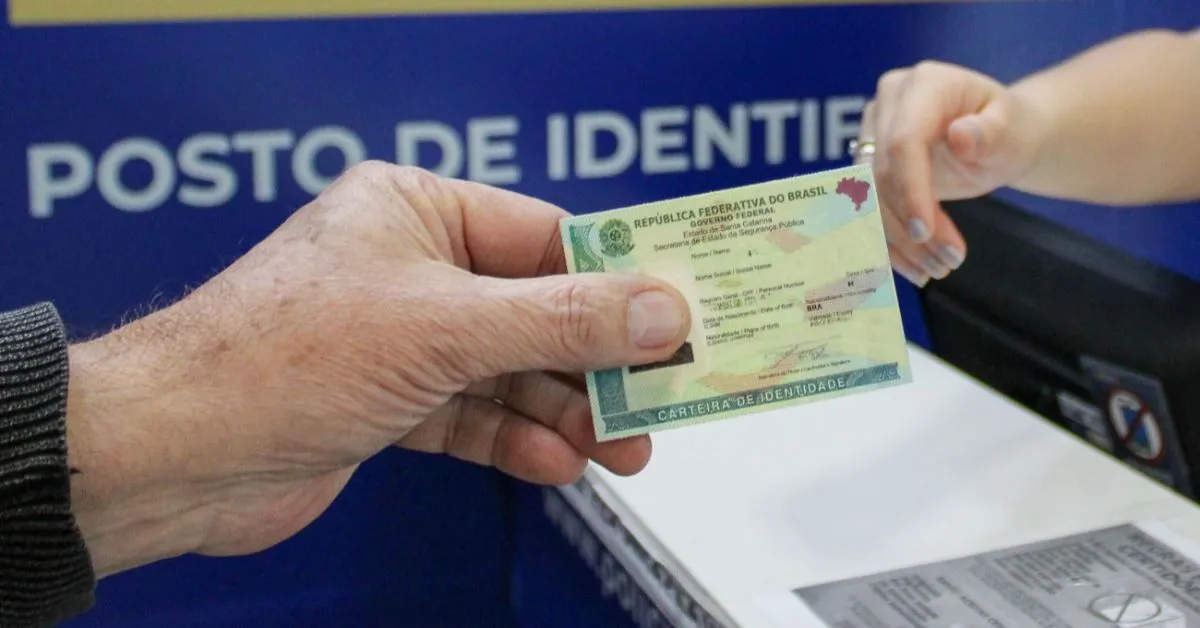 O documento também está disponível em versão digital, com QR Code e chip, garantindo mais segurança e praticidade.