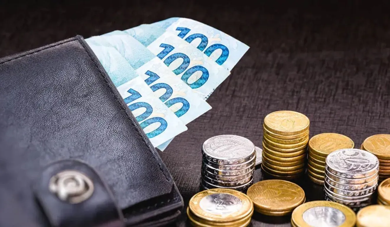 Mesmo durante as festas, é importante planejar gastos com lazer e presentes.