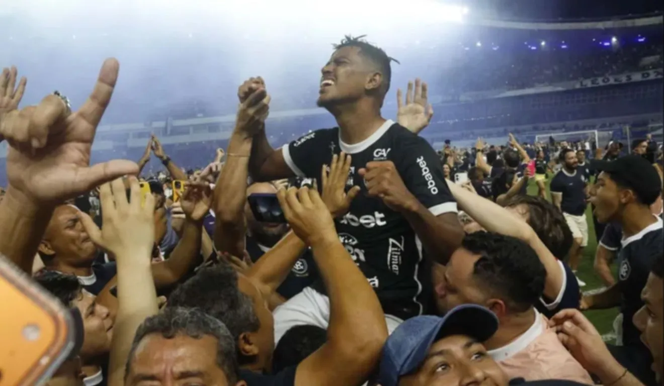 Pedro Rocha brilha na vitória do Remo sobre o Goiás, garantindo acesso à Série A com 15 gols