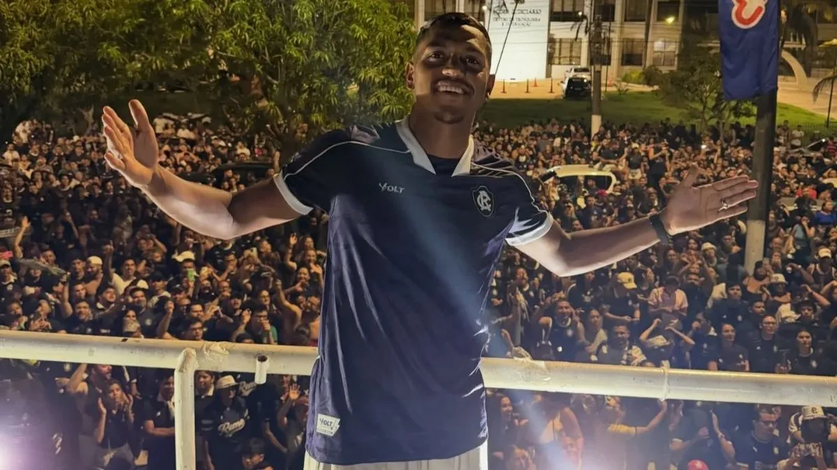 Pedro Rocha, artilheiro da Série B com 15 gols, reflete sobre sua trajetória e a importância do trabalho em equipe para o acesso do Remo.