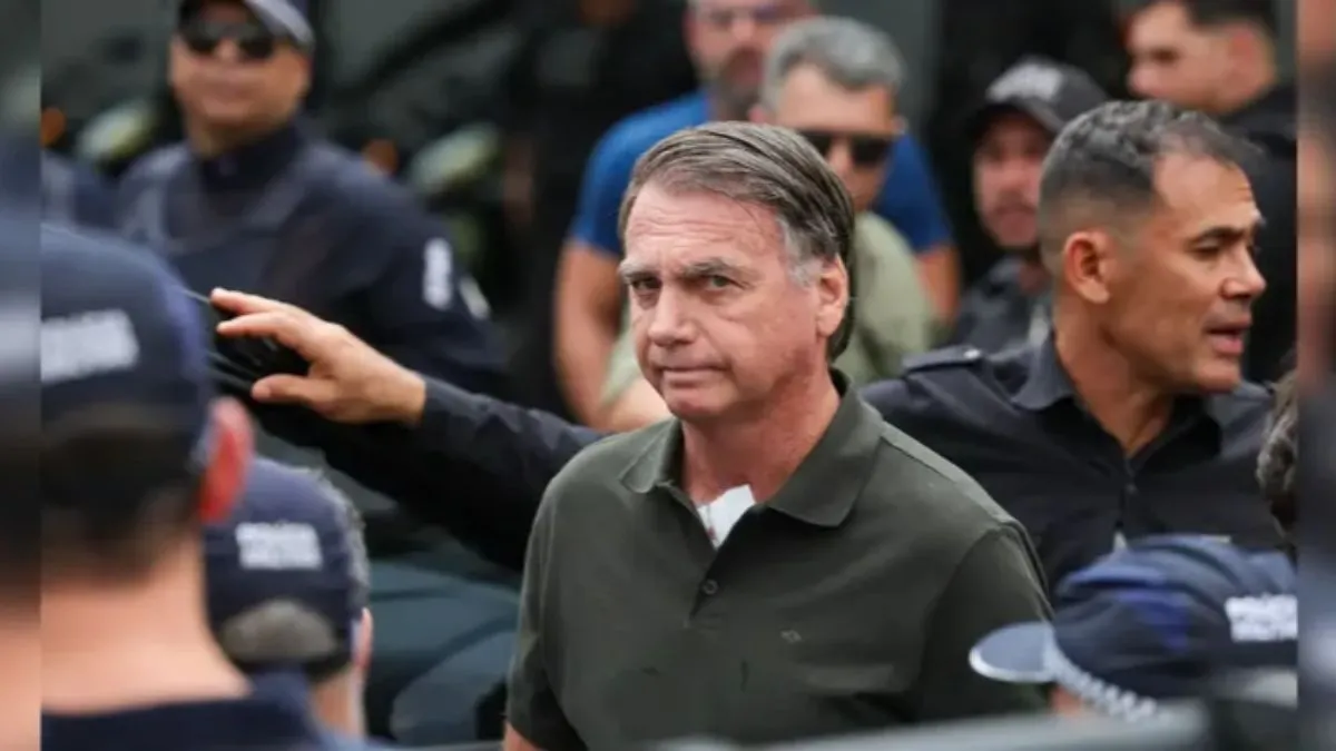Bolsonaro foi condenado a 27 anos e três meses de prisão na ação penal da trama golpista.