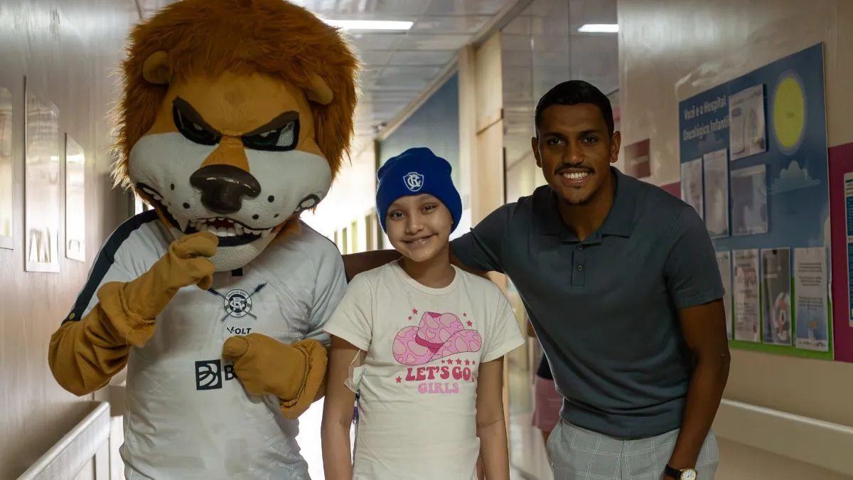 Atacante Pedro Rocha e do mascote Leão Malino também participaram do evento no qual levaram alegria as crianças presentes no local.