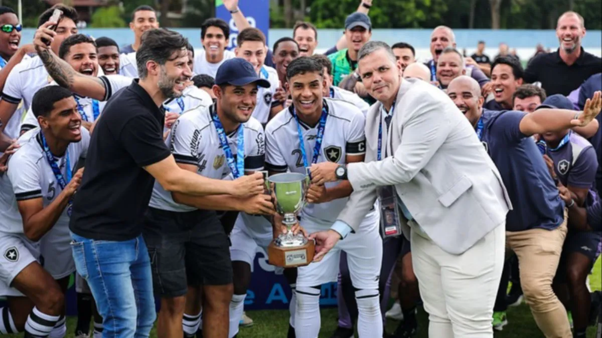 Botafogo negocia aquisição definitiva do lateral Kadu, revelado pelo Remo