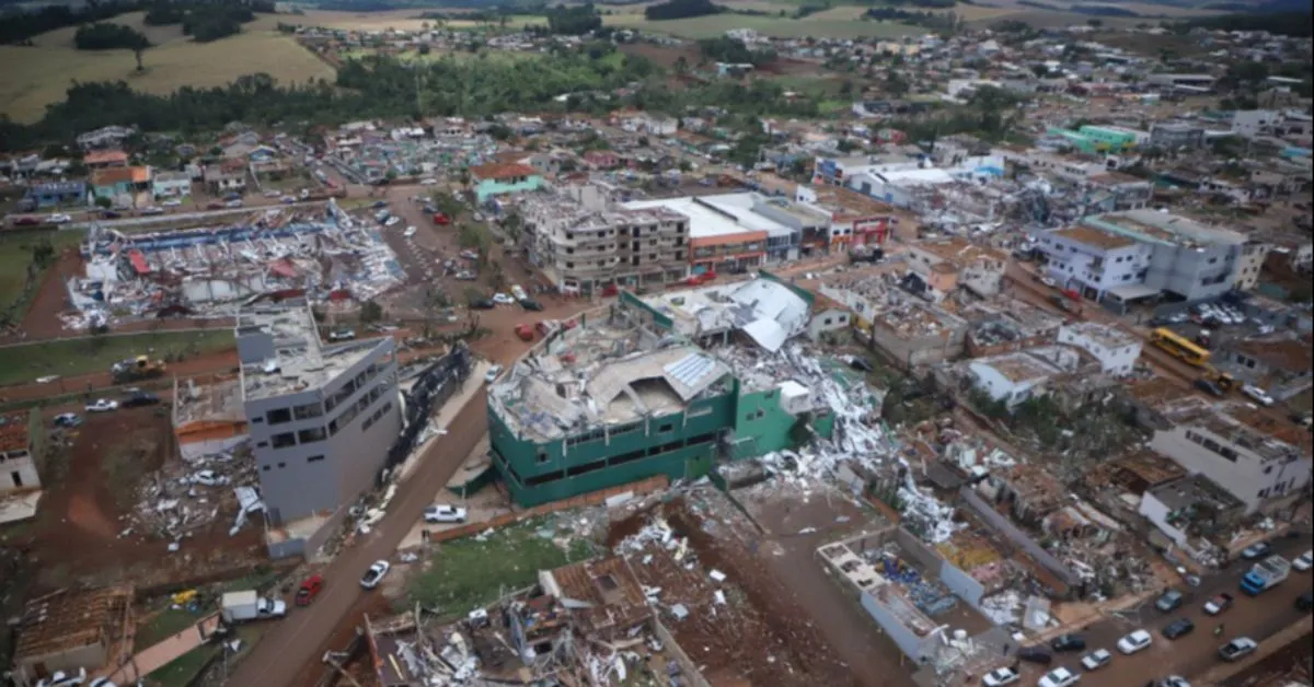 Todas as pessoas localizadas em áreas de fácil acesso já receberam atendimento médico inicial.