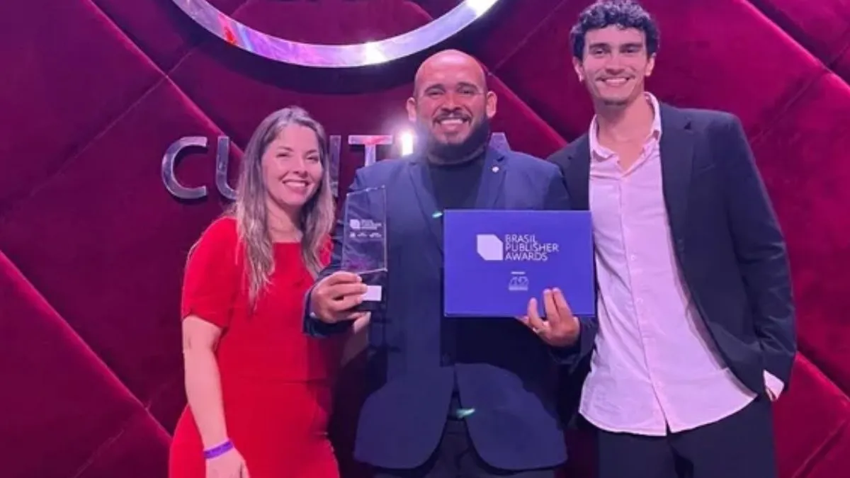 O analista Rodrigo Fiel representou o DOL na premiação do Brasil Publisher Awards 2024.