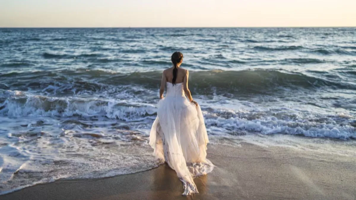 Vestido pesado usado pela noiva se tornou fatal durante foto em queda-d'água