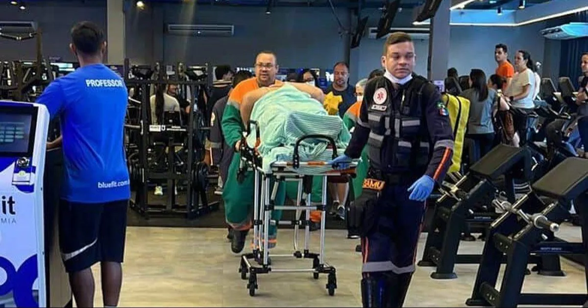 O episódio evidencia falhas de segurança durante o exercício de musculação e serve como alerta para praticantes e instrutores.