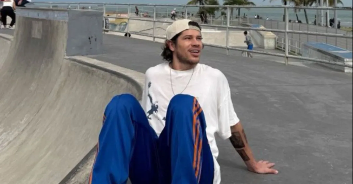 O casal se conheceu durante as gravações do filme "Se Não Eu, Quem Vai Fazer Você Feliz?", sobre a vida do cantor Chorão.