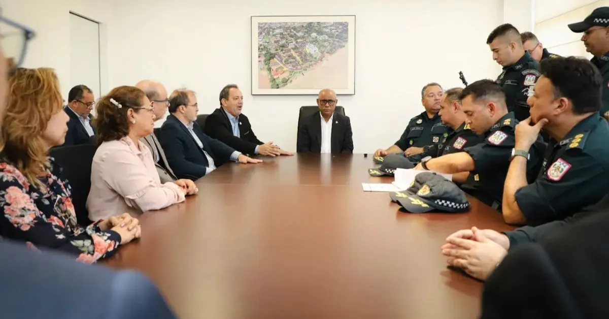 O reitor da UFPA, Gilmar Pereira da Silva, e demais autoridades assinaram o convênio nesta terça-feira (26).