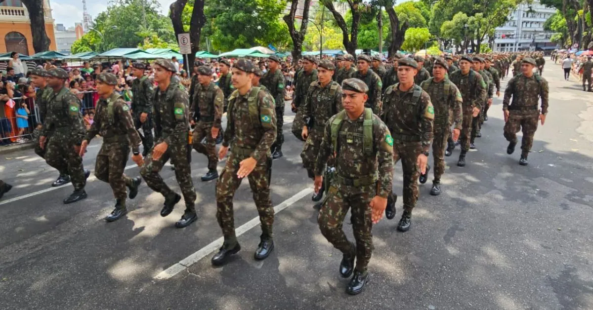 Imagem ilustrativa da notícia: VEJA IMAGENS: Desfile do 7 de setembro reúne multidão em Belém