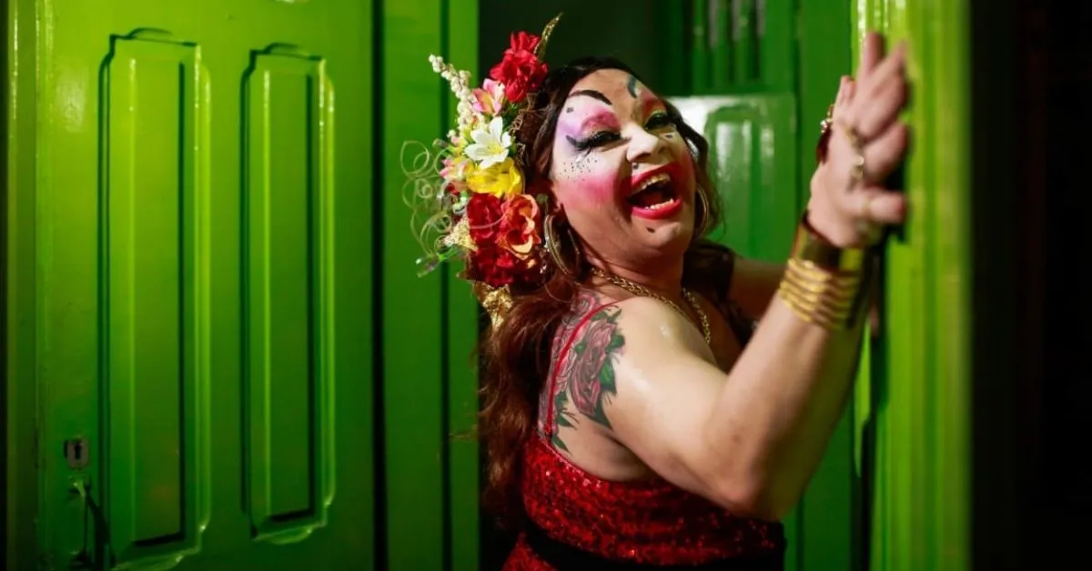 o "Excangalhada Drag Race" celebra a arte drag em Belém.