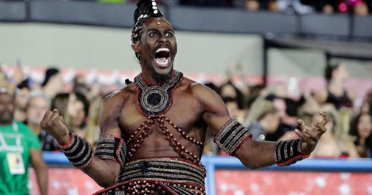 Tranca-Rua é uma das falantes mais conhecidas de Exu, figura que remete à ancestralidade africana e presente nas manifestações culturais brasileiras, como o carnaval