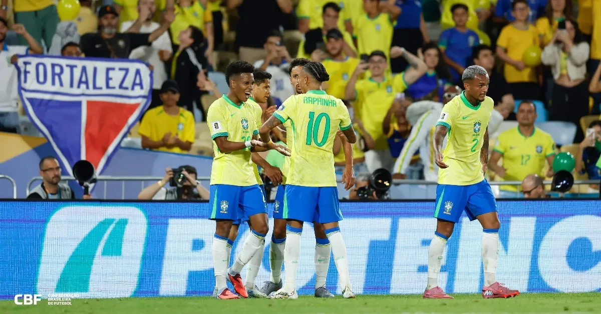 Estêvão comemora o seu primeiro gol com a camisa da Seleção