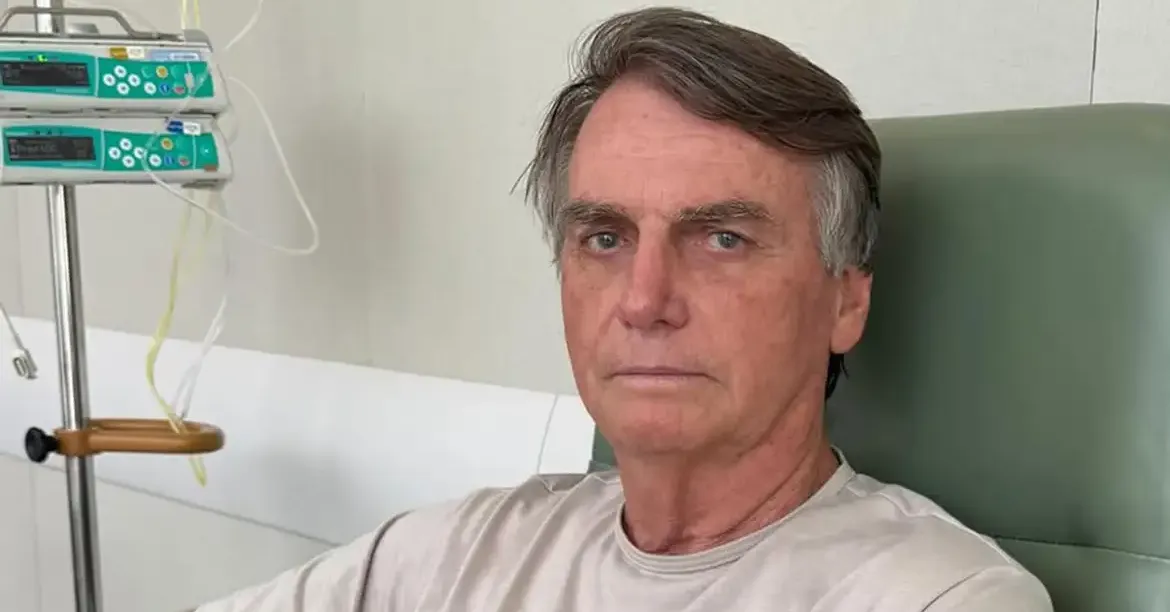 Bolsonaro foi condenado a 27 anos e 3 meses de prisão por tentativa de golpe de Estado, sob acusação de liderar uma trama para permanecer no poder.