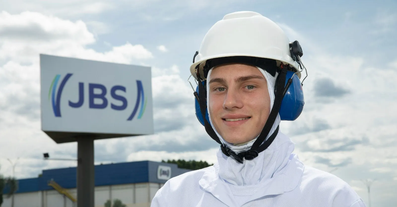 JBS abre vagas de estágio em Marabá e investe na formação de talentos locais, oferecendo experiência prática e desenvolvimento de futuras lideranças.