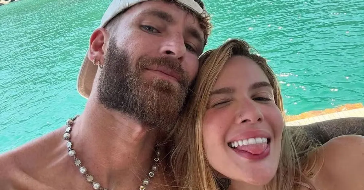 Karoline, atual namorada de Léo Pereira, defendeu ele nos stories do Instagram