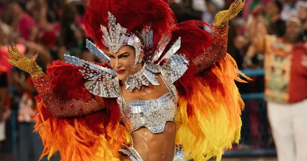 O segundo filho da dançarina com o cantor Léo Santana está previsto para o primeiro semestre de 2026. Liz, primeira filha do casal, tem quatro anos.