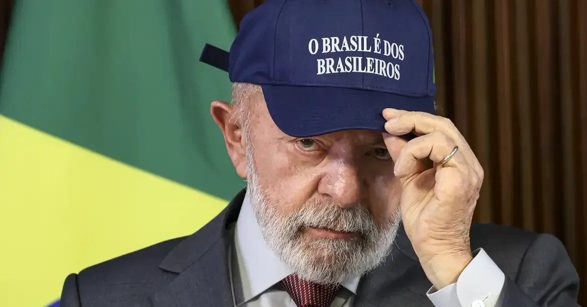 Em outras falas públicas, o brasileiro também já disse que não havia feito a ligação por falta de abertura da parte do americano.