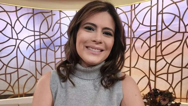 Contratada pela TV Globo em 2005, ela desempenhou diversas funções ao longo de sua trajetória na emissora.