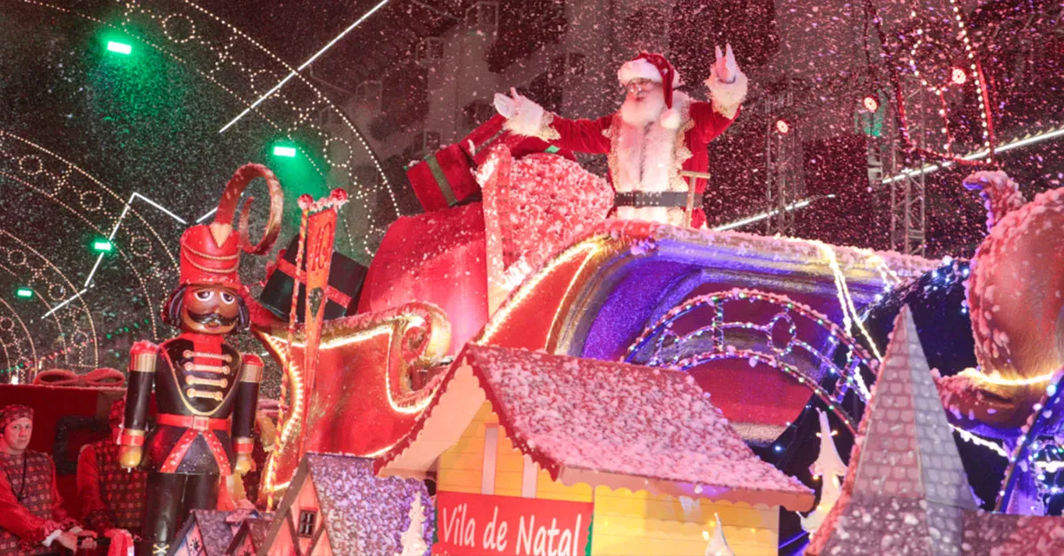 O Grande Desfile de Natal emociona todas as idades e traz à vida a essência do Natal.