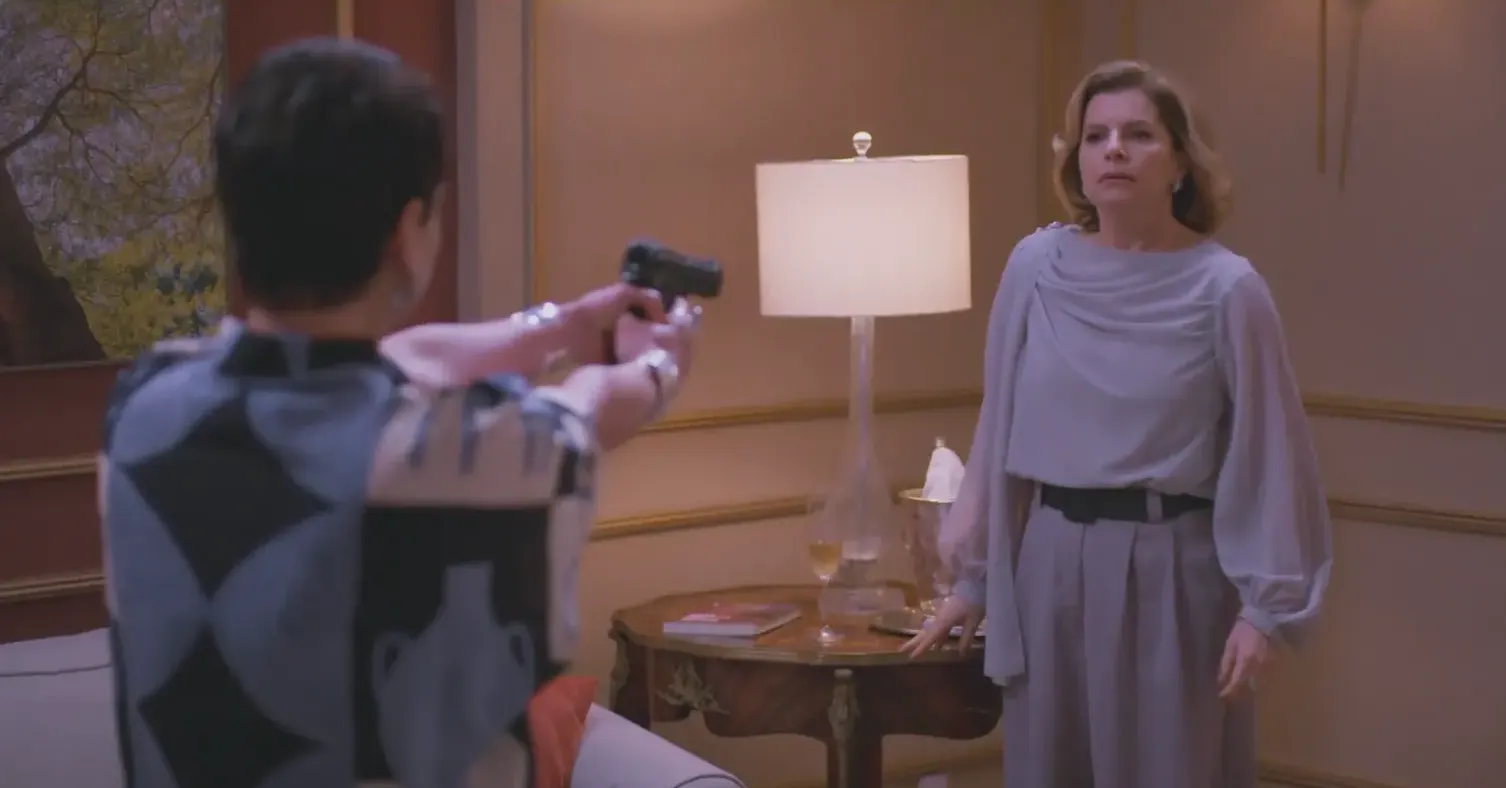 Tia Celina foi flagrada com sangue na roupa na mesma noite do crime que tirou a vida da irmã, Odete Roitman.