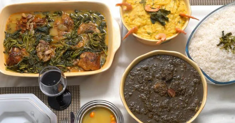 Pato no tucupi e maniçoba estão entre os pratos mais tradicionais e conhecidos da gastronomia paraense.