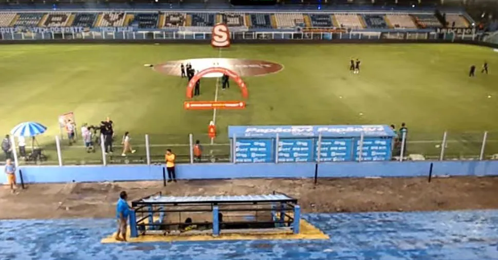 Paysandu e Coritiba se enfrentam na Curuzu em duelo de extremos pela Série B; partida terá transmissão ao vivo pela Rádio Clube do Pará, no Tem Jogo no DOL e na Clube.