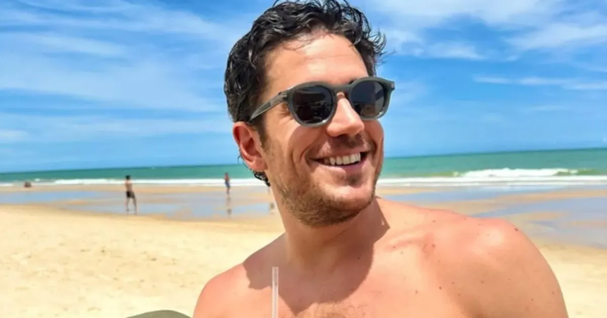 Casado com o dramaturgo italiano Marco Calvani, o ator vive em Los Angeles, nos Estados Unidos, desde 2021.