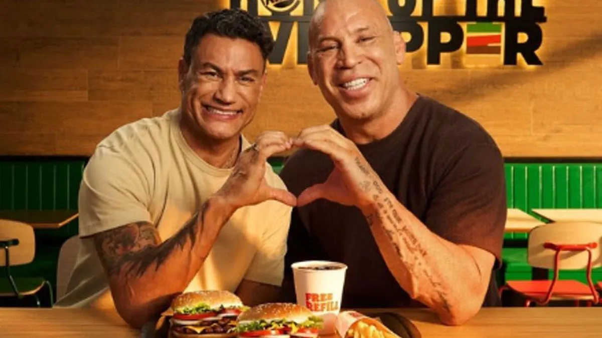 Popó e Wanderlei Silva se encontraram após terem participado de uma briga generalizada ao fim da luta no ringue.