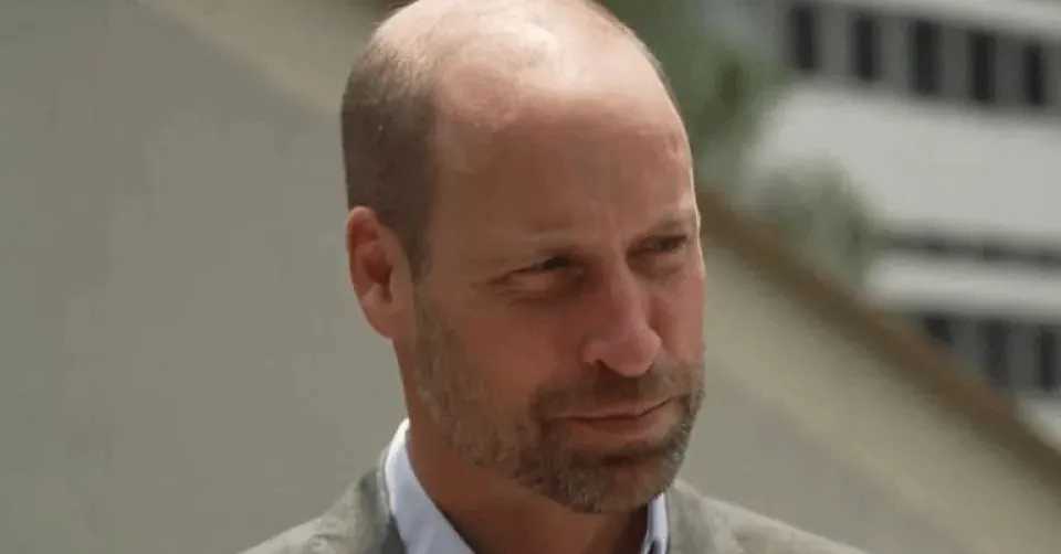 Durante entrevista com Luciano Huck, príncipe William se emociona ao receber uma foto rara da princesa Diana, tirada em 1991, em visita a jovens da Fundação Casa, em São Paulo.