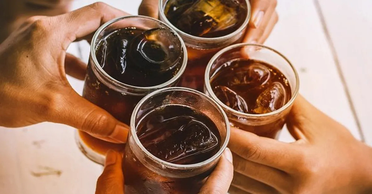 O nutricionista Angelo Daher dá 5 dicas eficazes para diminuir o consumo de refrigerante.