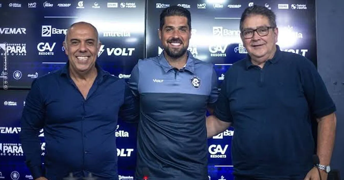 Marcos Braz e diretoria azulina divergem sobre demissão do treinador António Oliveira.