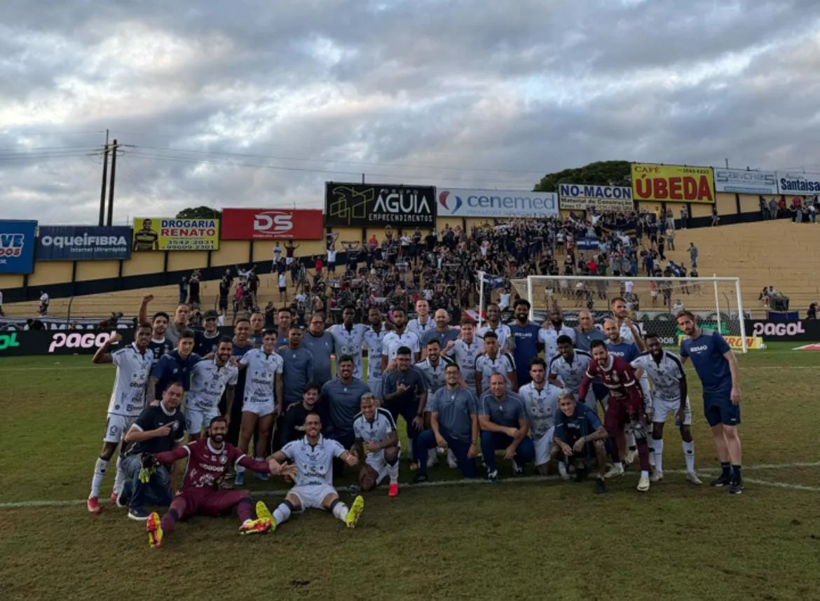 O Leão Azul tem chance de voltar à Série A já na próxima rodada — a torcida promete empurrar o time rumo à vitória decisiva!