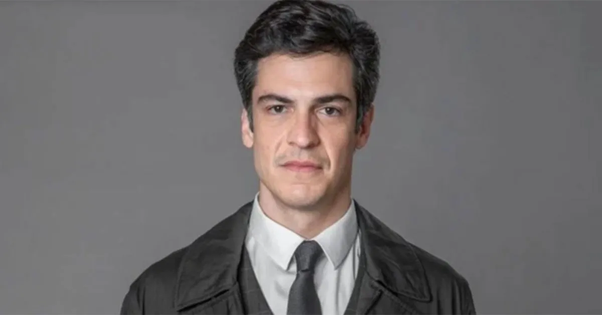 O ator Mateus Solano.