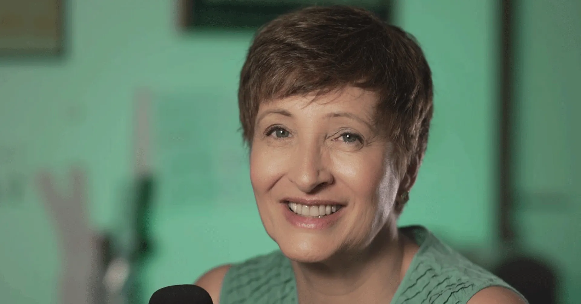 Sônia Bridi e o cinegrafista Paulo Zero receberam ajuda de três belenenses após estacionarem longe do local das gravações.