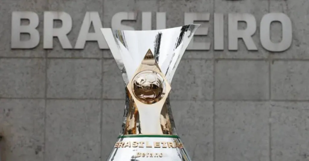 Última rodada do Brasileirão 2025 coloca clubes em disputas simultâneas por Libertadores, Sul-Americana e permanência na elite, prometendo tensão até o apito final.