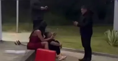 O veículo levado pelos assaltantes foi uma Land Rover Defender 110, avaliada em cerca de R$ 800 mil.