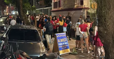 Após poucas horas do início das vendas dos ingressos, o local anunciou que ele já estavam esgotados, a fim de respeitar a lotação do espaço, por medidas de segurança.