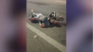 De acordo com informações da Polícia Militar, o homem caiu sozinho da motocicleta que conduzia.