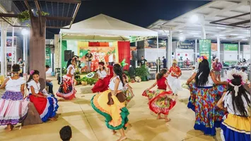 O público será recebido com atrações culturais, incluindo apresentações de capoeira, danças populares e performances artísticas